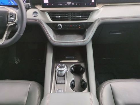 Certified 2025 Ford Explorer Active w/ Active Comfort Package RWD image 21