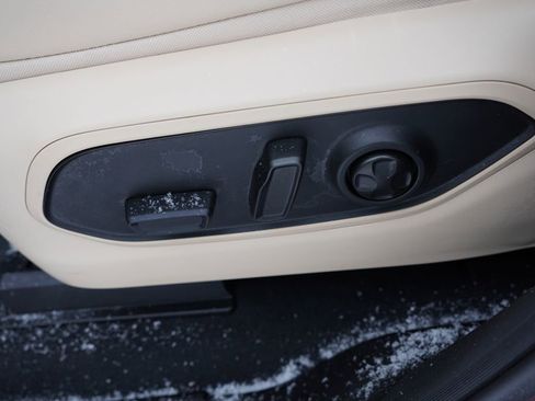 Certified 2024 Jeep Grand Cherokee L Limited w/ Luxury Tech Group II image 27