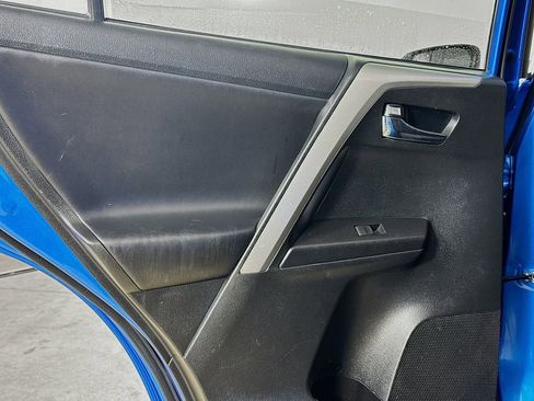 Used 2016 Toyota RAV4 XLE AWD/4WD image 22