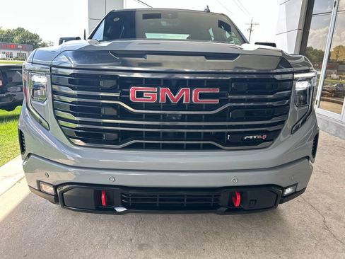 Used 2024 GMC Sierra 1500 AT4 w/ Technology Package AWD/4WD image 3