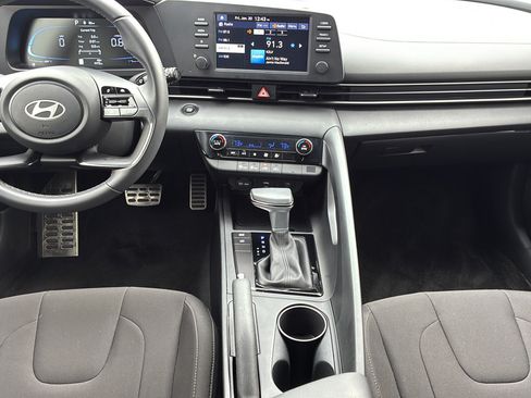 Certified 2025 Hyundai Elantra Sport FWD image 21