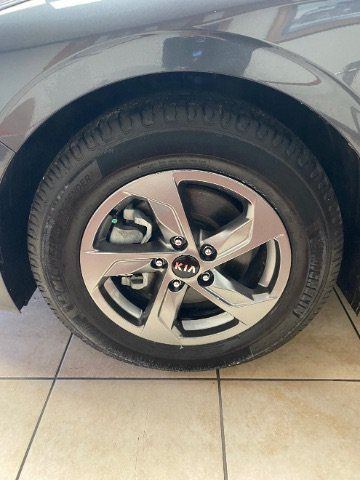 Used 2021 Kia K5 LXS FWD image 28