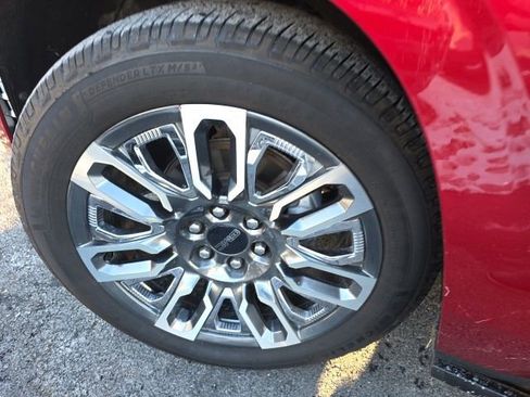 Used 2023 GMC Yukon Denali Ultimate image 40