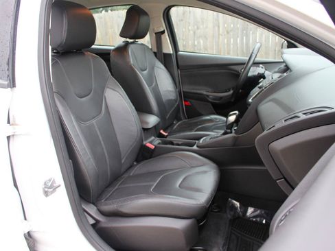 Used 2015 Ford Focus SE w/ Equipment Group 201A FWD image 37