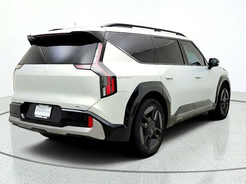 Used 2024 Kia EV9 GT-Line AWD/4WD image 5