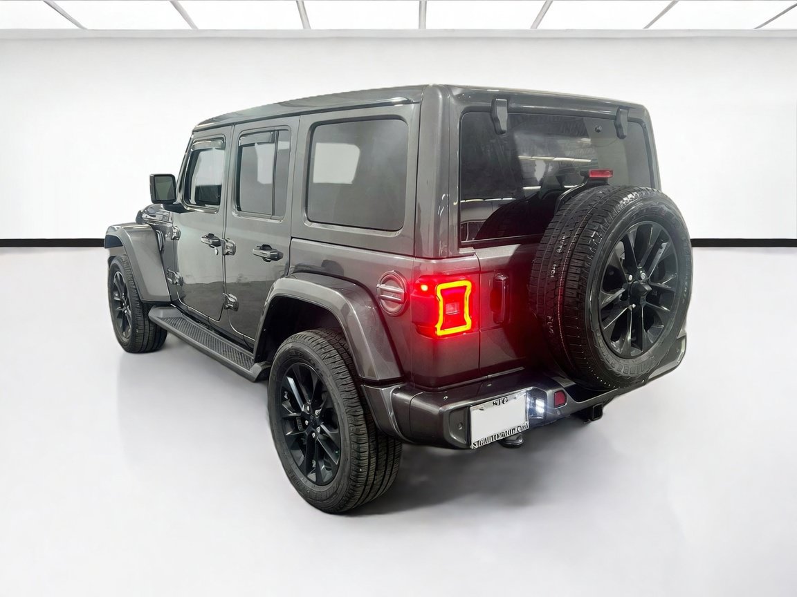 Used 2021 Jeep Wrangler Unlimited Sahara AWD/4WD image 6