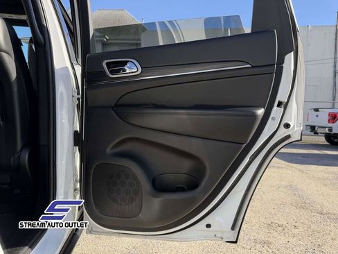 Used 2019 Jeep Grand Cherokee Limited image 19