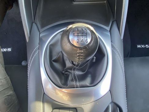 Used 2024 MAZDA MX-5 Miata Club image 17