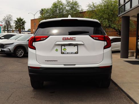 Used 2018 GMC Terrain SLE FWD image 11