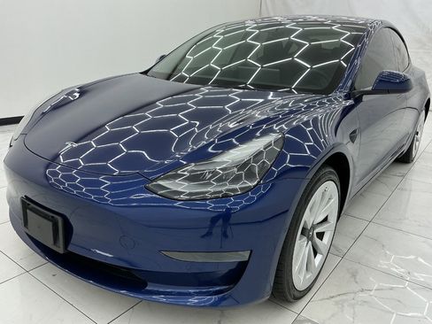 Used 2022 Tesla Model 3 Standard Range RWD image 1