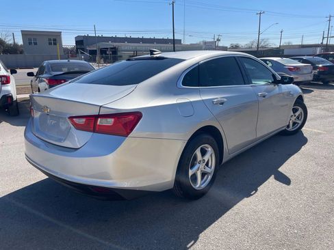 Used 2018 Chevrolet Malibu LS image 4