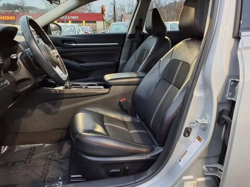 Used 2023 Nissan Altima 2.5 SR FWD image 15