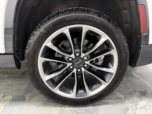 Used 2022 Jeep Wagoneer Series III w/ Premium Group I image 33