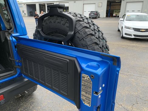Used 2023 Jeep Wrangler Unlimited Rubicon 392 w/ Trailer Tow Package AWD/4WD image 47