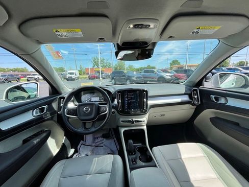 Used 2021 Volvo XC40 T5 Momentum AWD/4WD image 10
