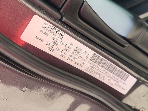 Used 2018 Jeep Grand Cherokee Laredo image 32