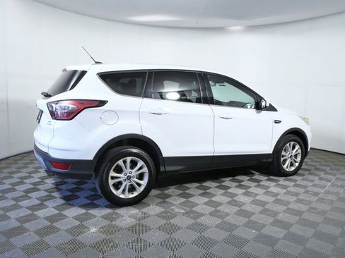 Used 2017 Ford Escape SE image 8