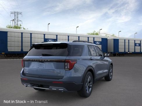 Used 2026 Ford Explorer Active w/ Active Comfort Package AWD/4WD image 8