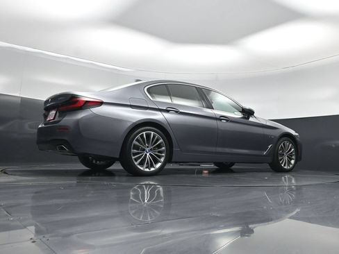 Used 2022 BMW 530e w/ Convenience Package RWD image 43