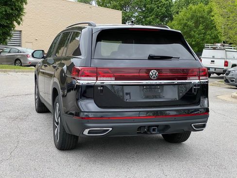 Used 2025 Volkswagen Atlas SE AWD/4WD image 4