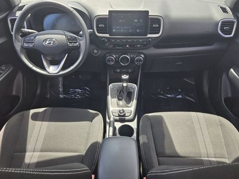 Used 2024 Hyundai Venue SEL FWD image 13