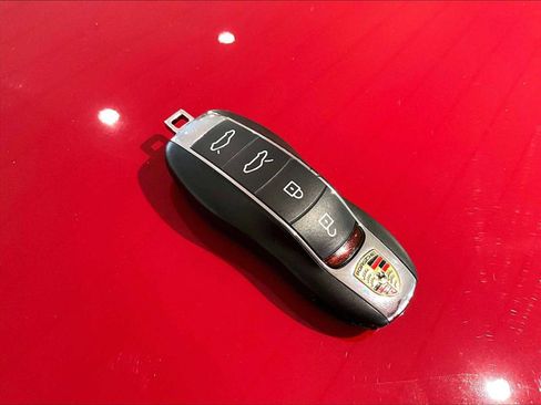 Used 2024 Porsche 718 Cayman GTS image 31