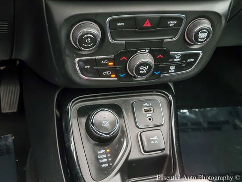 Used 2019 Jeep Compass Limited AWD/4WD image 20