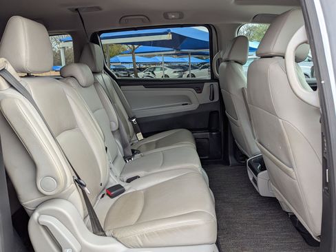 Used 2024 Honda Odyssey EX-L image 21