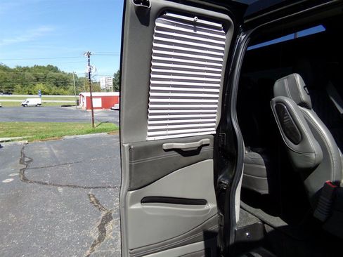 Used 2022 Chevrolet Express 2500 Extended RWD image 48