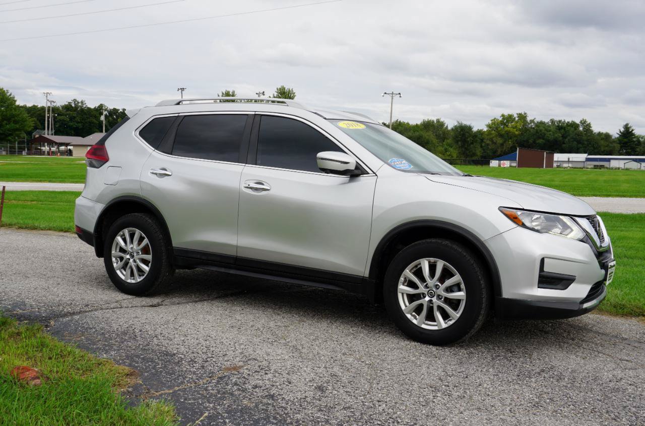 Used 2018 Nissan Rogue SV w/ Premium Package AWD/4WD image 5