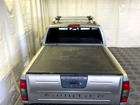 Used 2001 Nissan Frontier SE image 7