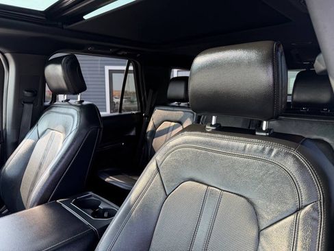 Used 2019 Ford Expedition Limited w/ Equipment Group 302A AWD/4WD image 14