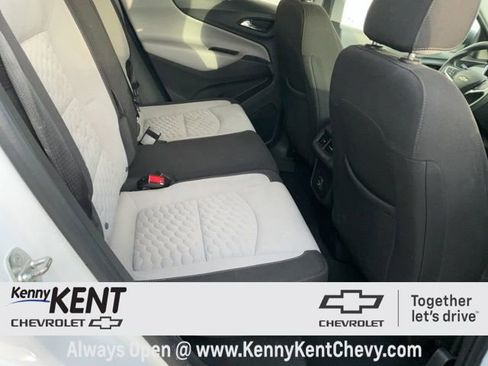 Used 2021 Chevrolet Equinox LS w/ LS Convenience Package image 9