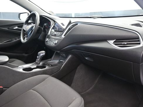 Used 2024 Chevrolet Malibu LT image 14