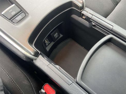 Used 2018 Honda Accord EX image 28