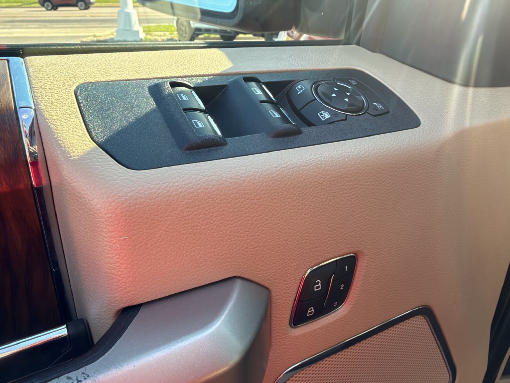 Used 2020 Ford F150 Lariat w/ Equipment Group 502A Luxury AWD/4WD image 21