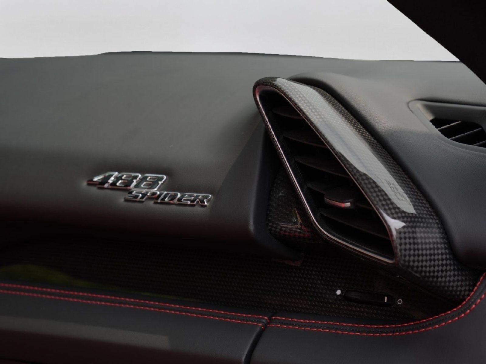 Used 2019 Ferrari 488 Spider RWD image 40