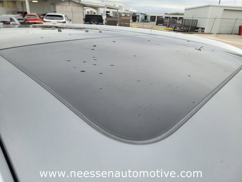 Used 2024 Nissan Rogue SV w/ SV Premium Package image 8