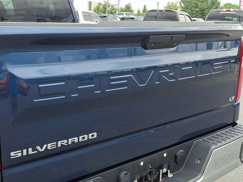 Used 2022 Chevrolet Silverado 1500 LT AWD/4WD image 29
