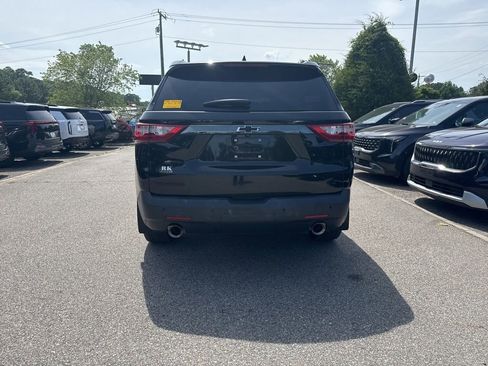 Used 2020 Chevrolet Traverse LT FWD image 4