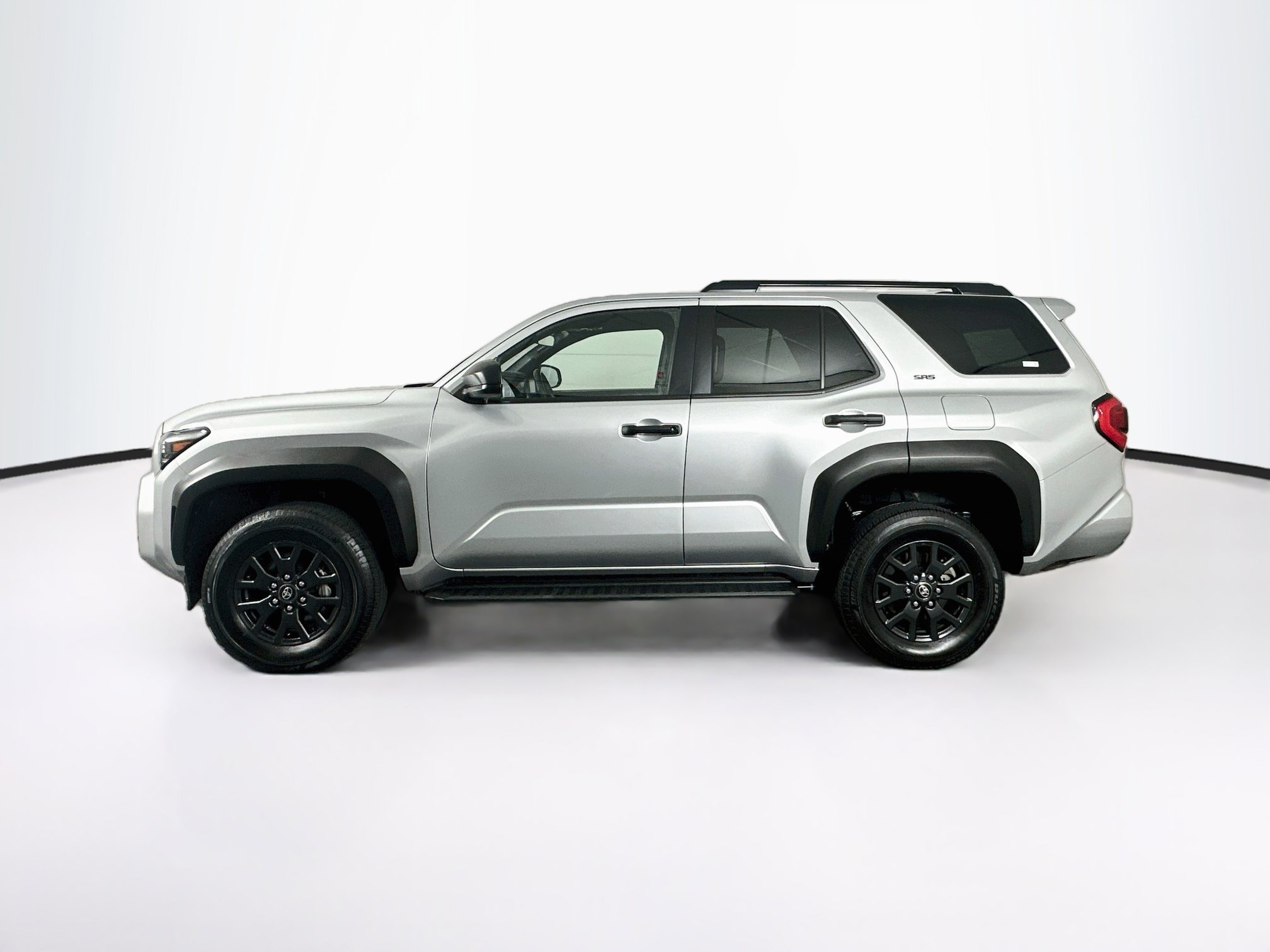 Used 2025 Toyota 4Runner SR5 AWD/4WD image 4