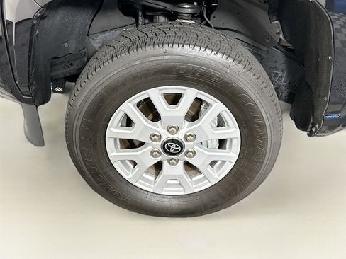 Used 2025 Toyota Tacoma SR5 image 11