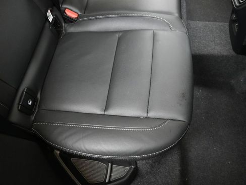 Certified 2025 Volvo XC40 B5 Core image 16