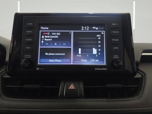 Used 2021 Toyota RAV4 LE AWD/4WD image 18