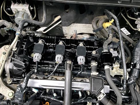 Certified 2024 Nissan Kicks SR FWD image 32