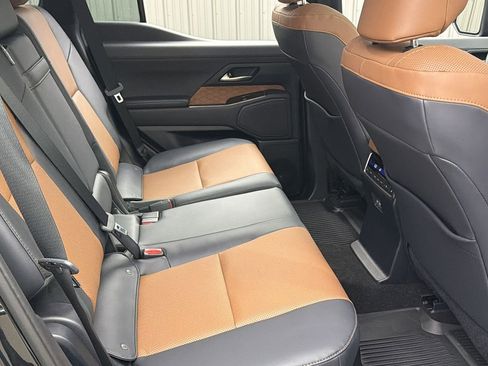 Used 2026 Lexus GX 550 w/ Accessory Package (2T) image 38