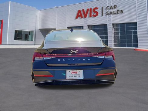 Used 2025 Hyundai Elantra SEL FWD image 7