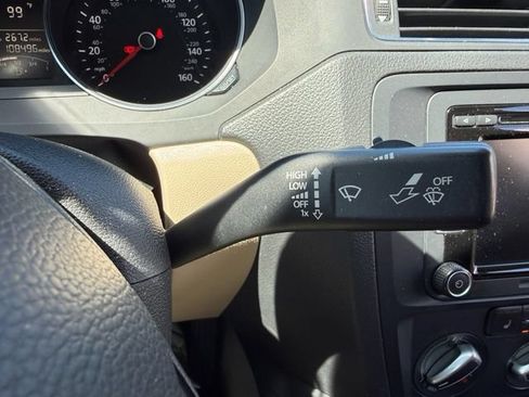 Used 2015 Volkswagen Jetta SE FWD image 24