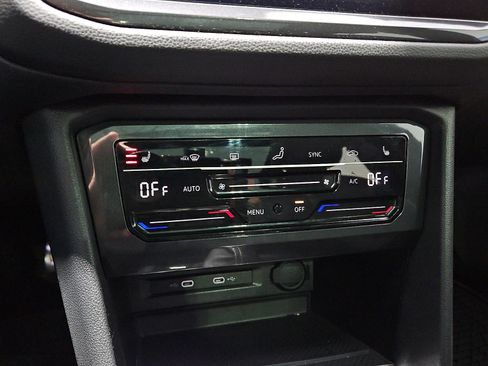 Certified 2024 Volkswagen Tiguan SE R-Line w/ MDO Package, Three-Row FWD image 16