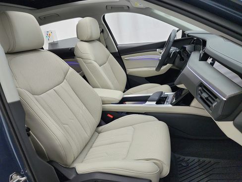 Used 2024 Audi Q8 e-tron Premium Plus w/ Prestige Package AWD/4WD image 19